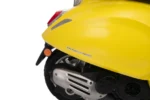 Otroški skuter na akumulator Vespa ROMA 2x35W, rumen - slika 26
