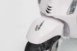 Otroški skuter na akumulator Vespa ROMA 2x35W, bel - slika 17
