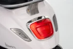Otroški skuter na akumulator Vespa ROMA 2x35W, bel - slika 33