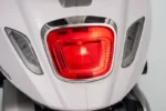 Otroški skuter na akumulator Vespa ROMA 2x35W, bel - slika 36